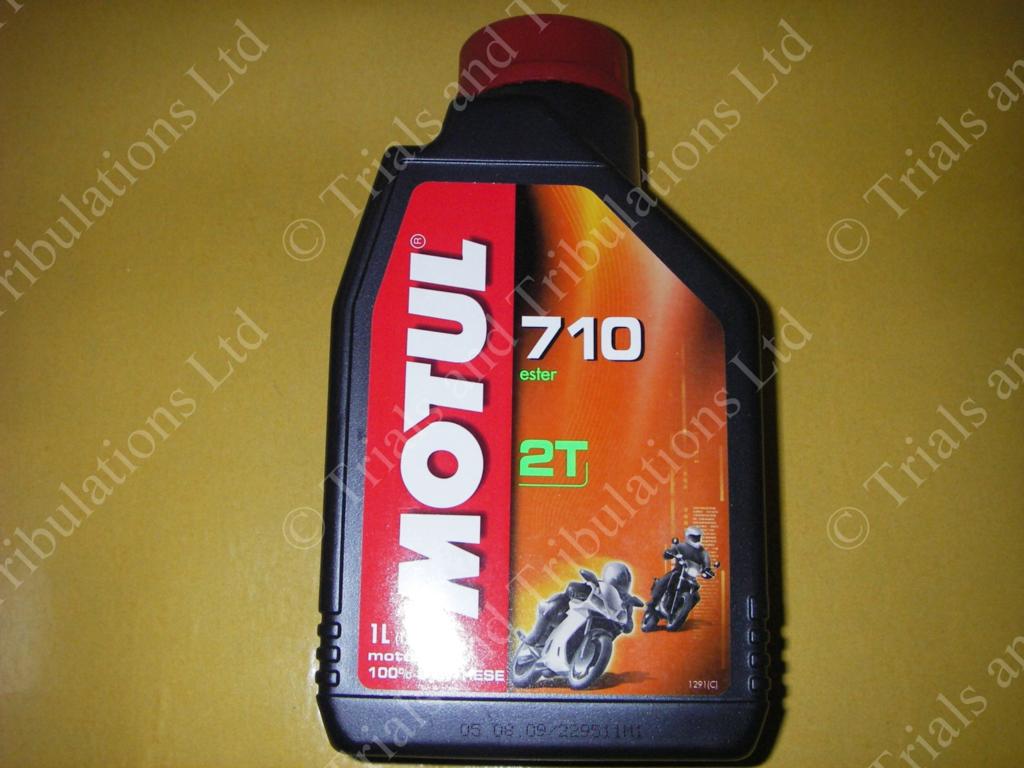 Motul 710 2T Oil