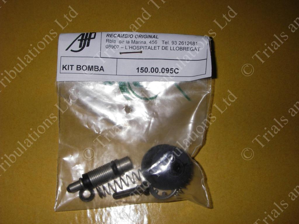 AJP (early type) - to 2000) 9.5mm master cylinder seal kit