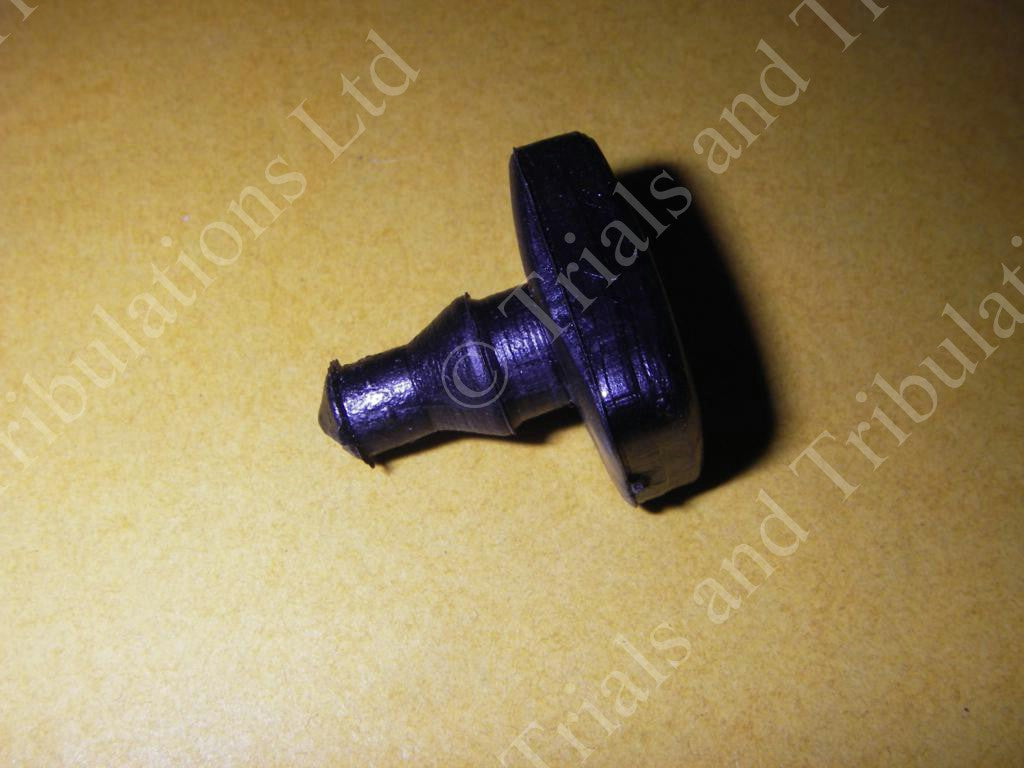 Beta Evo sidestand grommet