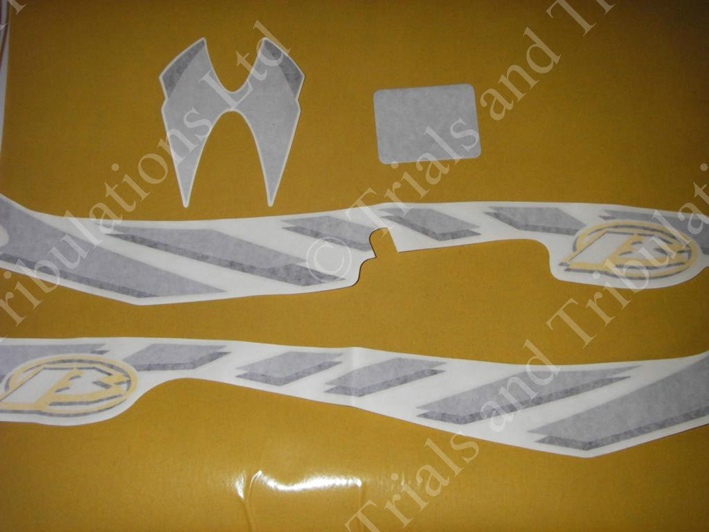 Beta Rev 3 2004 rear mudguard decals
