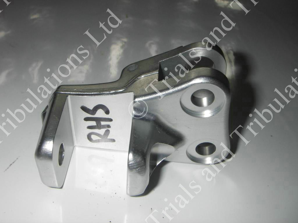 Beta Rev3 & Evo footrest hanger 2007-on RHS