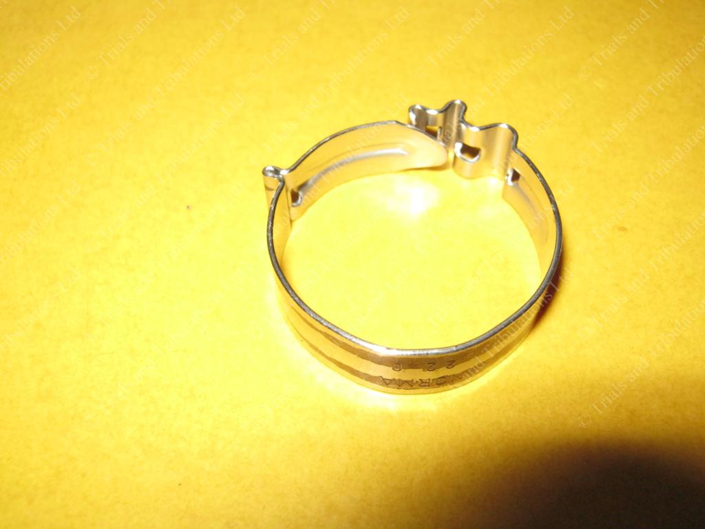 Beta Rev 3 & Evo hose clip