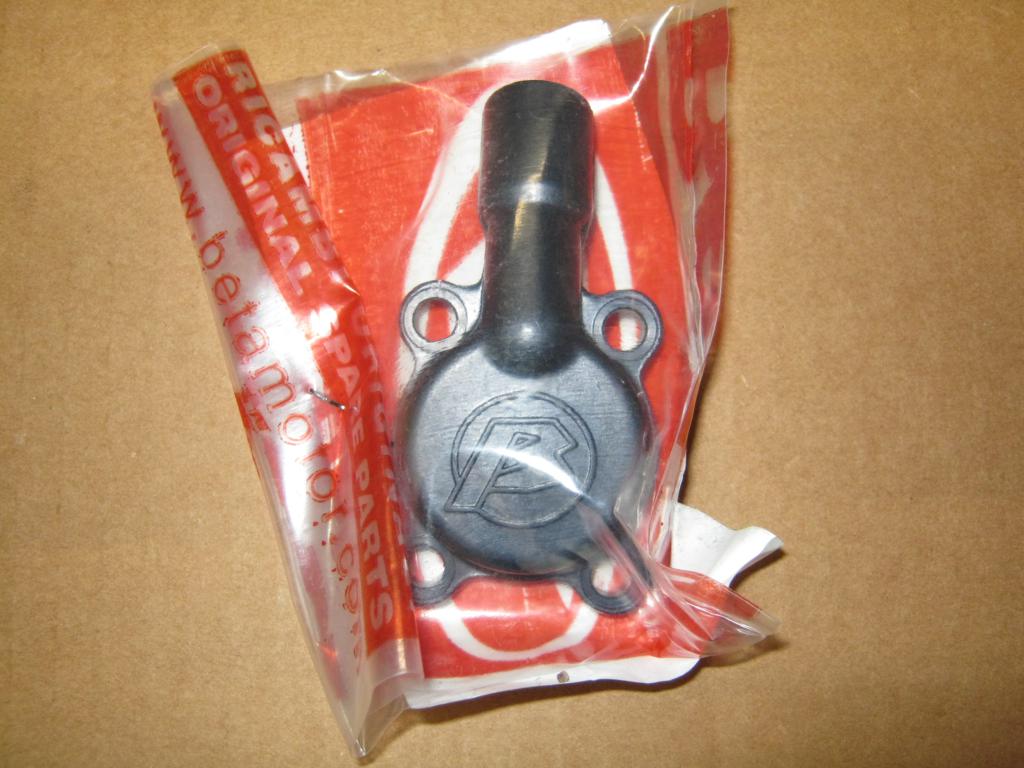 Beta 4T clutch slave cylinder assembly