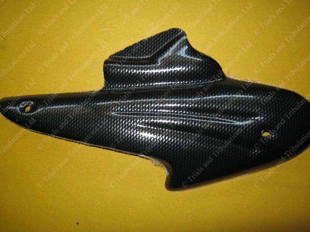 Beta Rev3 '00-06' short' silencer guard (carbon look)