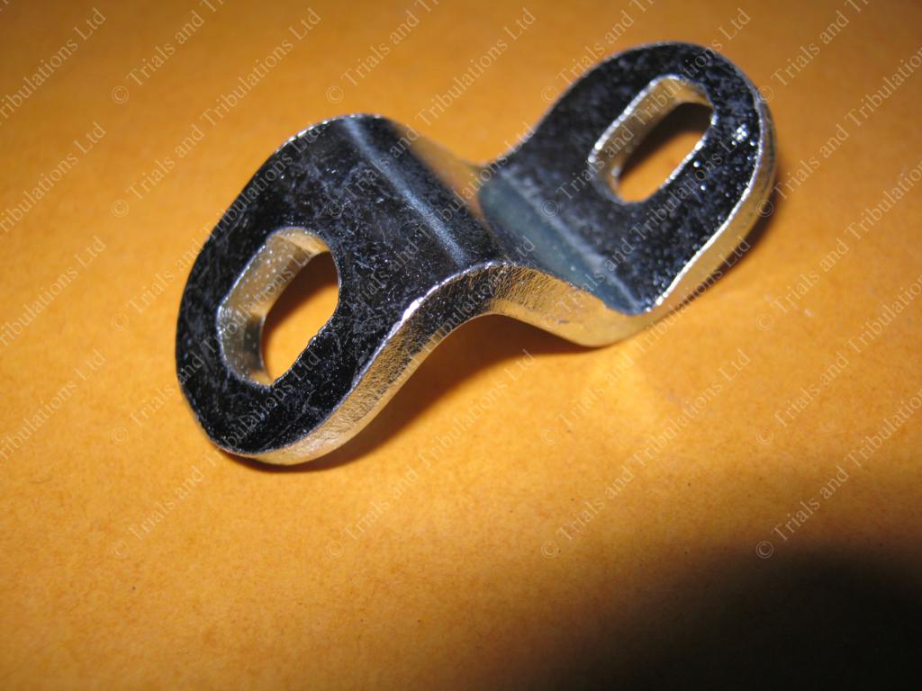 Beta cylinder head to frame bracket