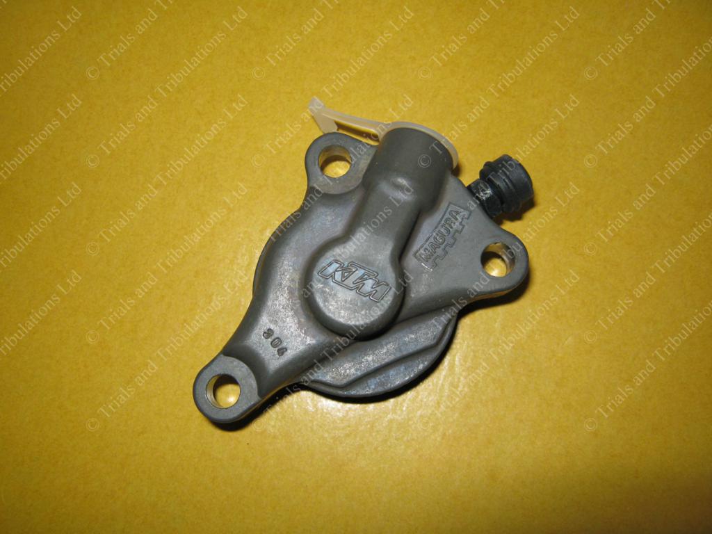 Beta Rev & Evo 80 (to 2012) clutch slave cylinder assembly