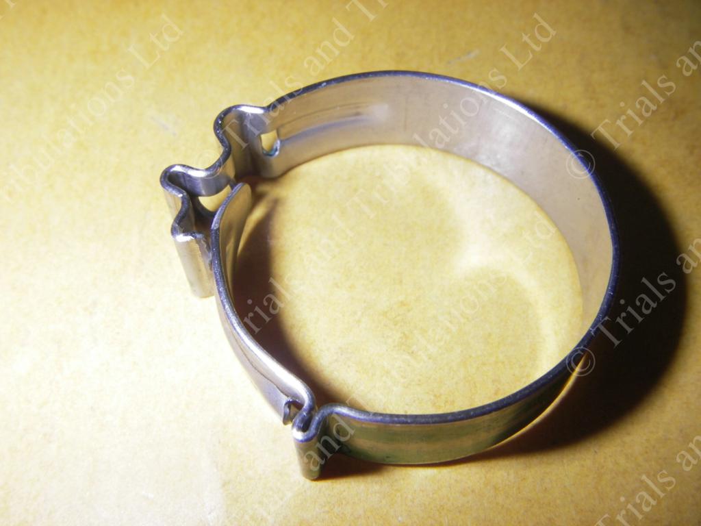 Gas Gas coolant hose clip (21mm)