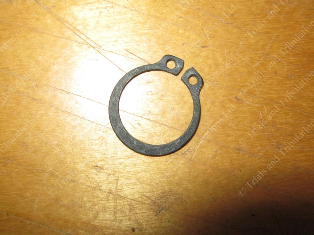 Beta Rev 3 and Evo kickstart idler gear circlip