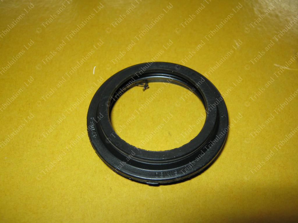 Paioli fork wiper seals (Beta,Sherco,Scorpa).Priced Each
