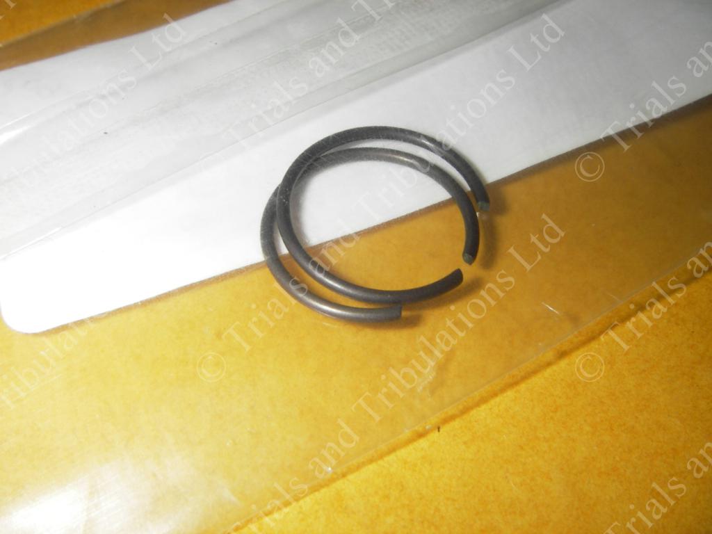 Scorpa SY 250 piston circlips (pair)