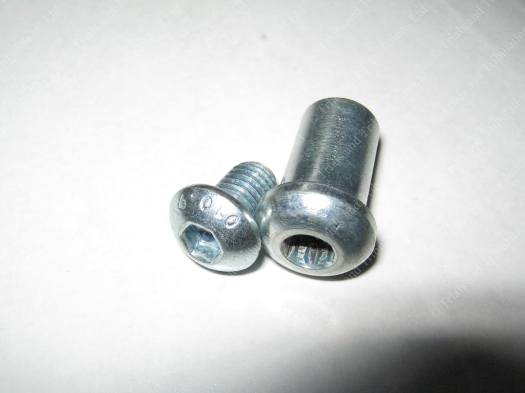 Sherco 00-05 sidestand arm pivot bolt & bush