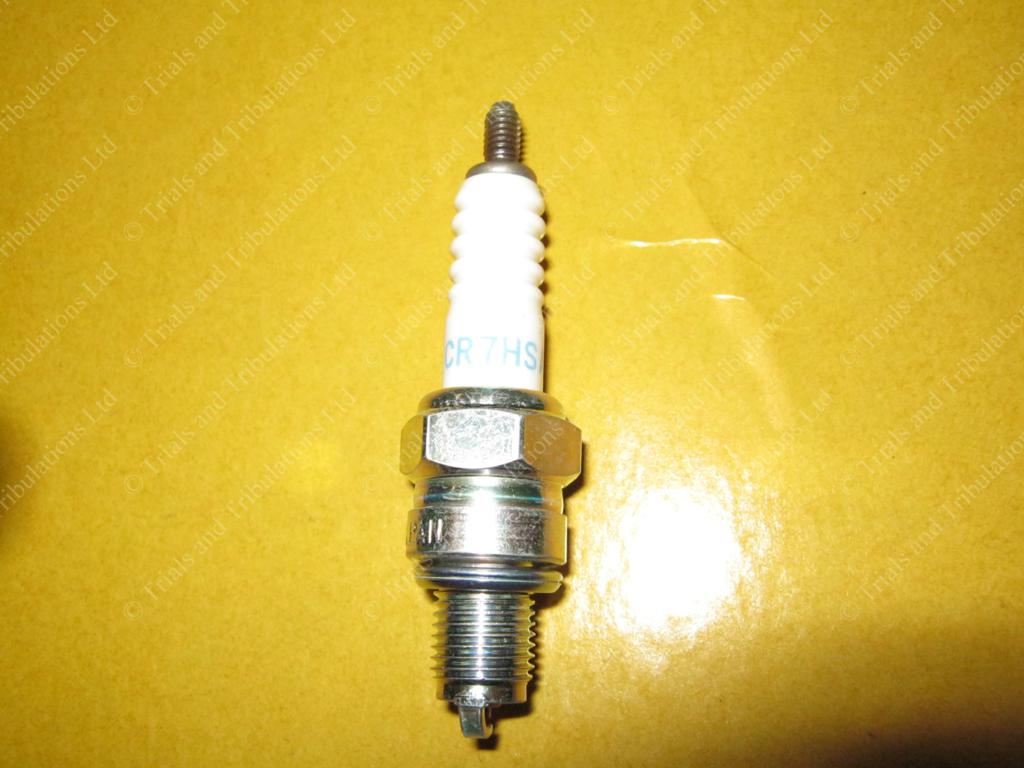 NGK spark plug CR7HS-A (Scorpa SY125-175)