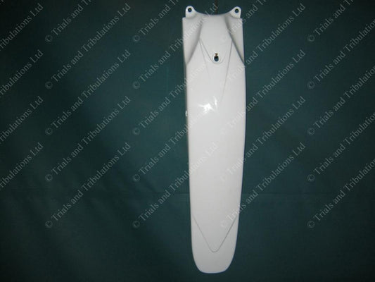 Beta Rev 80 & Evo 80 04- on white rear mudguard