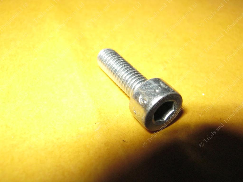 Gas Gas inlet manifold fixing screws