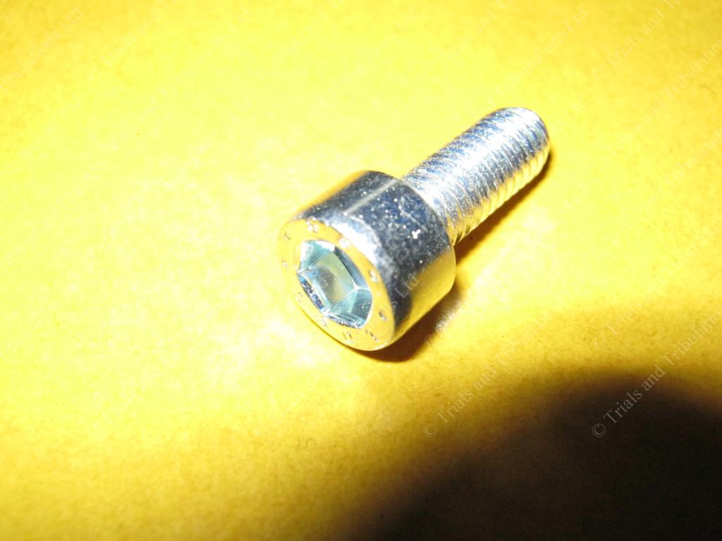 Beta Evo  2011-on subframe mounting screws