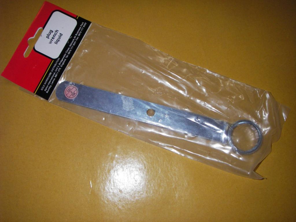 Watercooled cylinder spark plug spanner