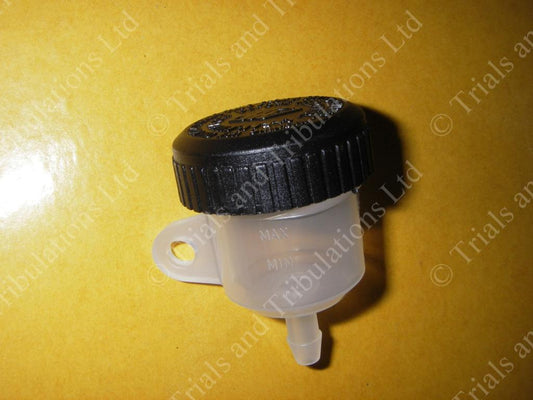 Rear brake fluid reservoir (straight outlet)